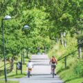 OP DE FIETS NAAR SCHOOL MET EEN FIETSMAND, FIETSKRAT OF FIETSTAS?