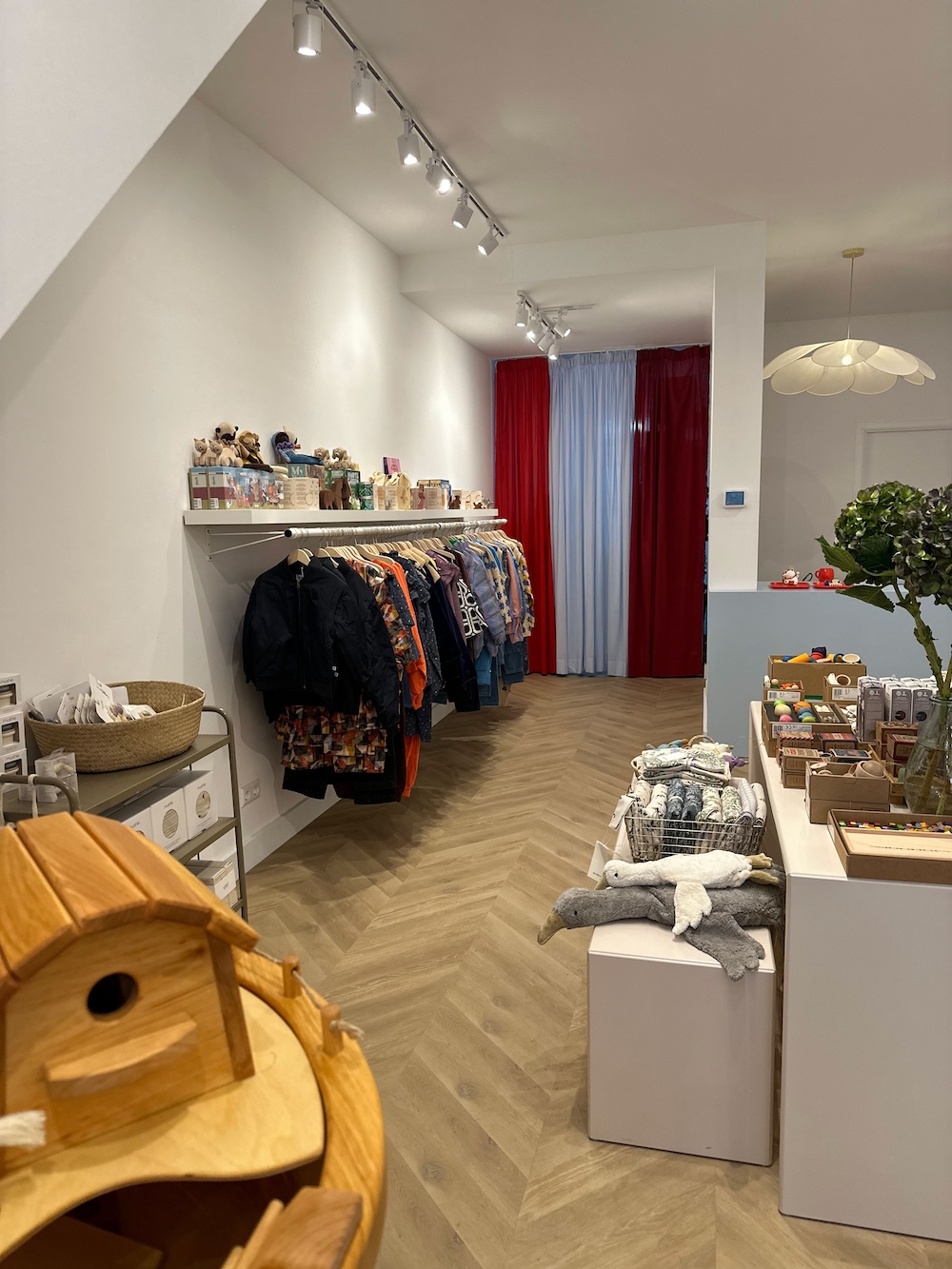 NIEUWE BRANDSTORE REPOSE AMS IN AMSTERDAM 