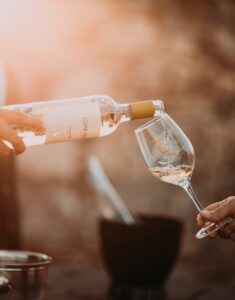 De beste manier om mousserende wijn te serveren
