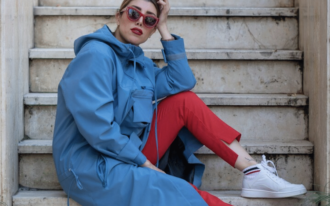 DE VEELZIJDIGHEID VAN EEN PARKA: VAN STIJLVOL OP HET SCHOOLPLEIN TOT CHIC FEESTJE