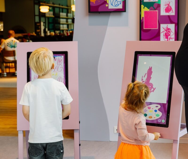 INDOOR SPEELWERELD WOPL! HEEFT HAAR DEUREN GEOPEND IN AMSTERDAM