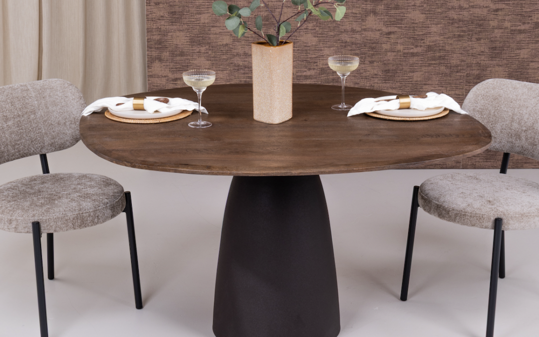 JAPANDI EETTAFELS; MINIMALISTISCH EN WARM VOOR JE EETKAMER